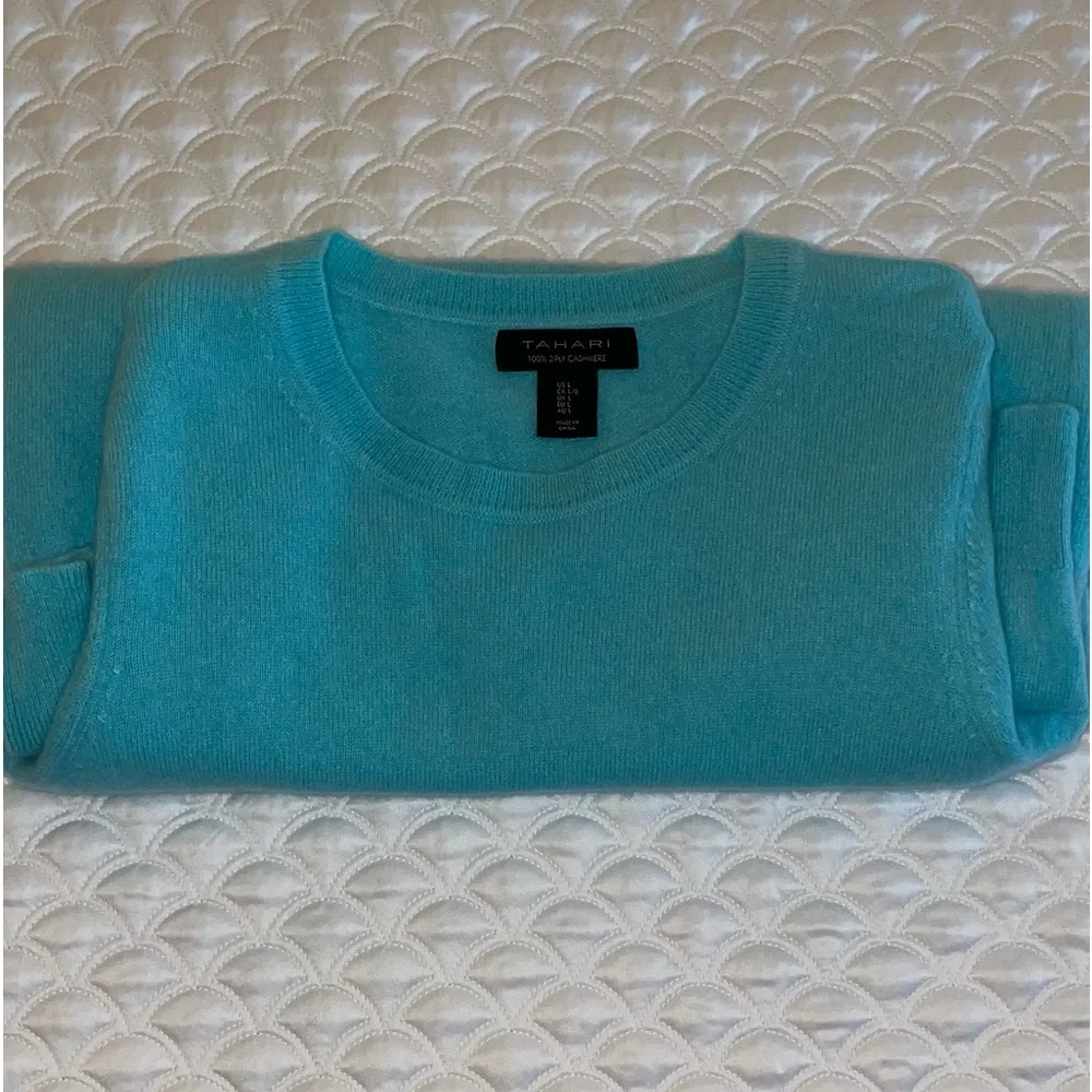 Tahari 100% cashmere sweater - Picture 4 of 10